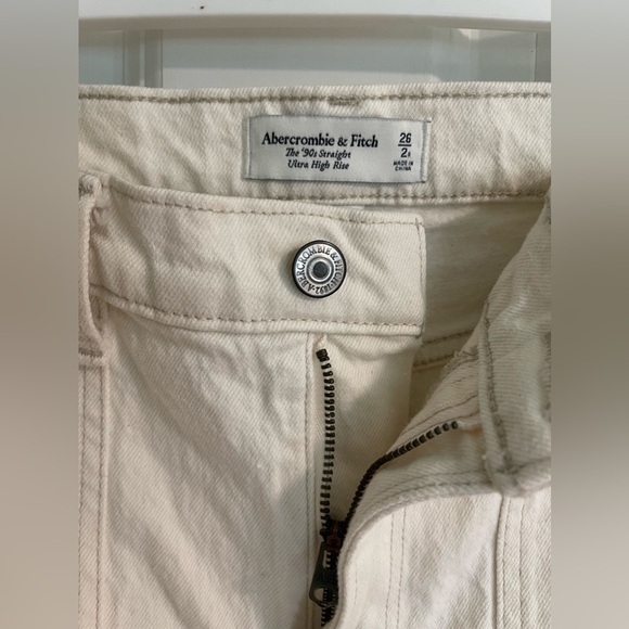 Abercrombie - Curve Love The 90’s Straight Jean Ultra High Rise - Picture 2 of 3